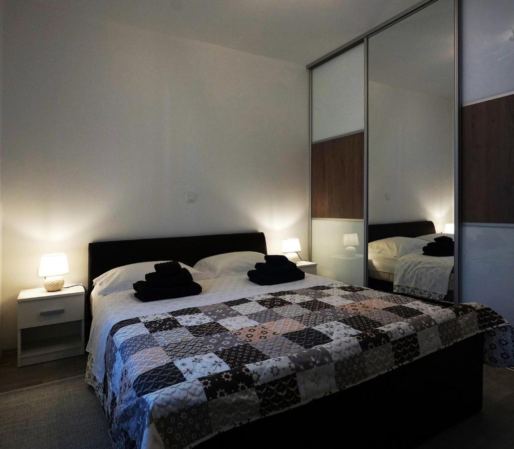 Deluxe Apartment Joia With Balcony On The Beach Bacvice, Free Parking, Old Town, Near Ferry Port Split Kültér fotó